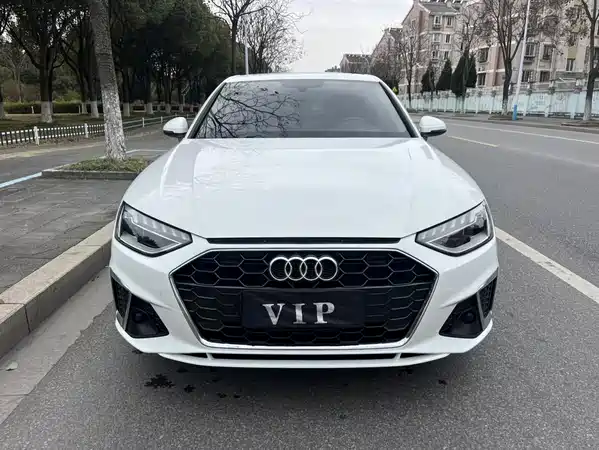 Audi A4L 2020