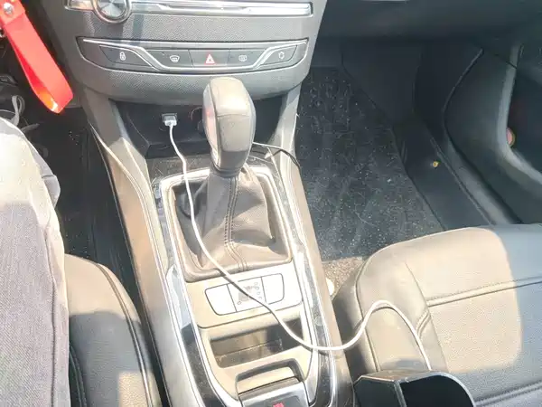 Peugeot 408 2017