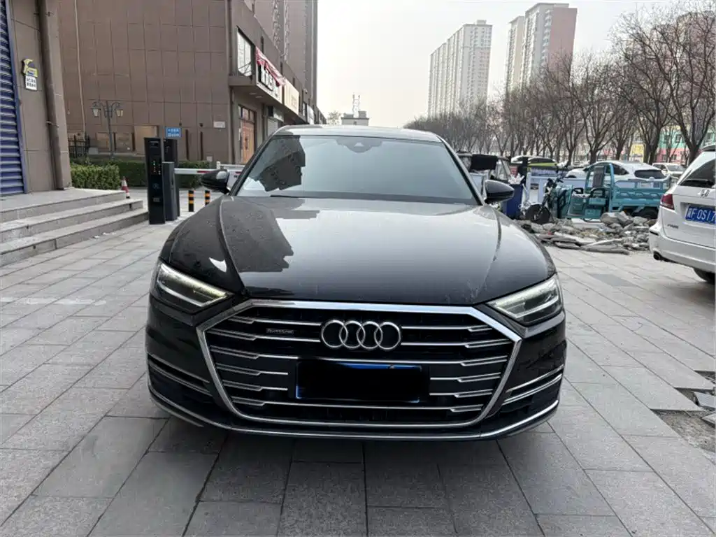 Audi A8 2021 — фото 2