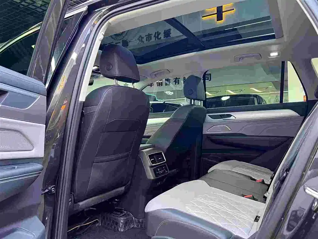 Volkswagen Tavendor 2023 — фото 6