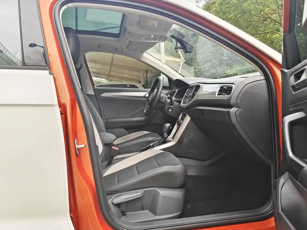 Volkswagen T-Roc 2020 — фото 14