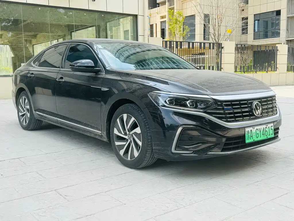 Volkswagen Passat PHEV 2022