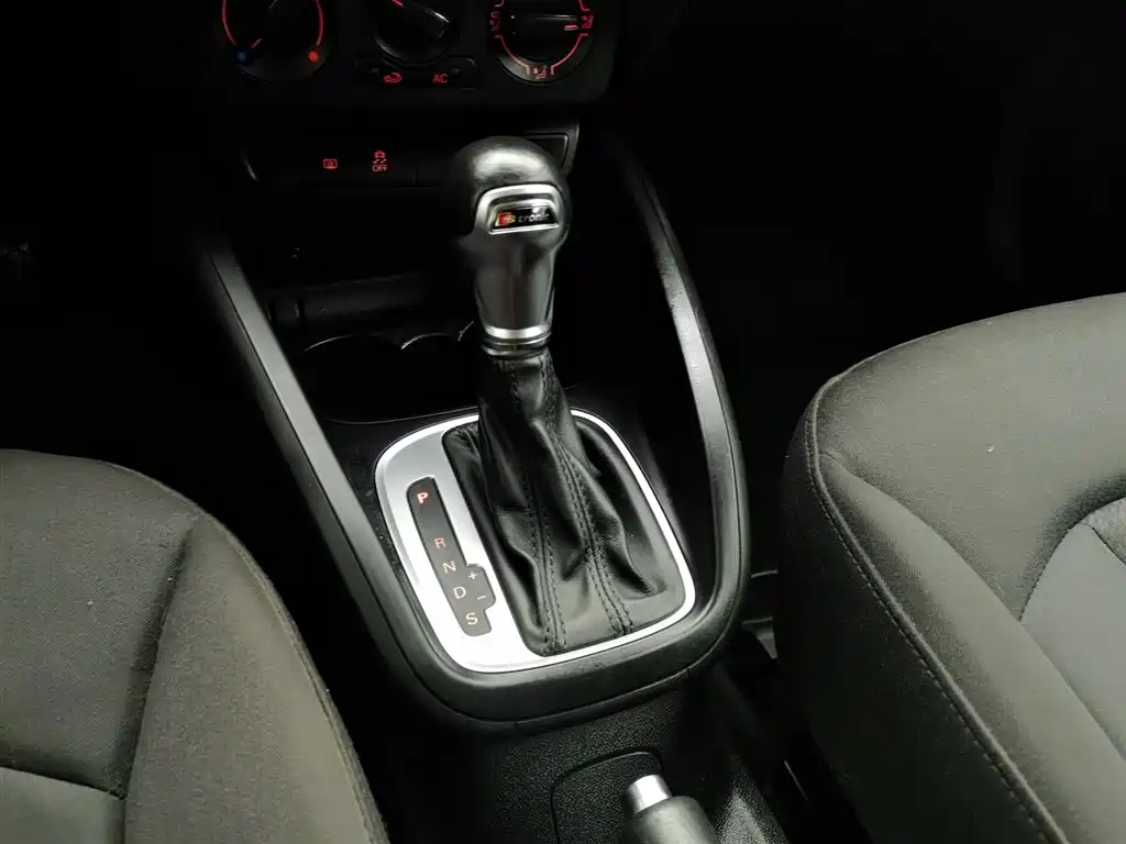 Audi A1 2015 — фото 13