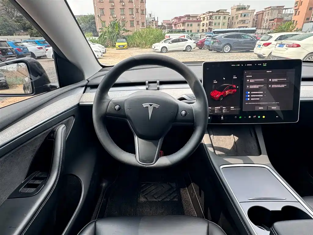 Tesla Model Y 2024 — фото 16