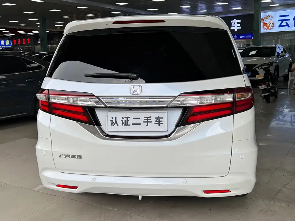Honda Odyssey 2018 — фото 11