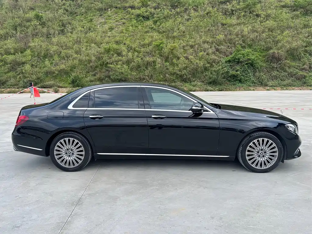 Mercedes-Benz E-Class 2020 — фото 10