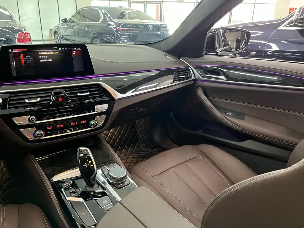 BMW 5 Series 2020 — фото 18