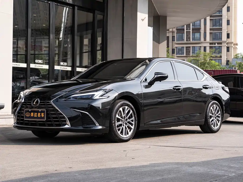 Lexus ES 2025 — фото 1