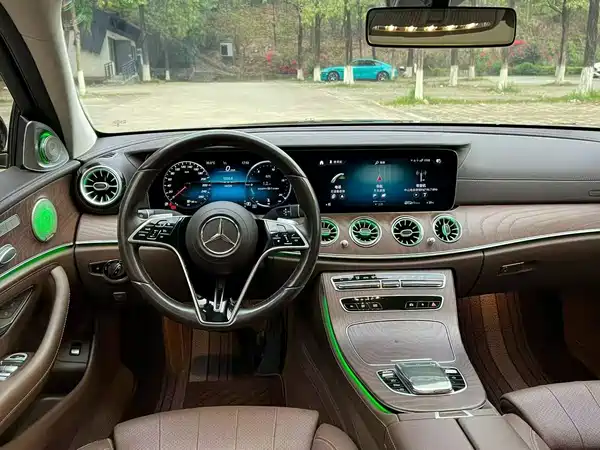 Mercedes-Benz E-Class 2022