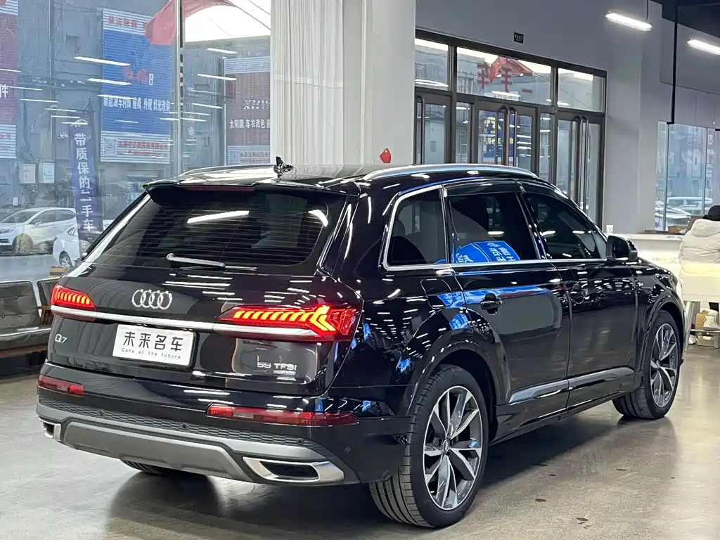 Audi Q7 2021 — фото 14