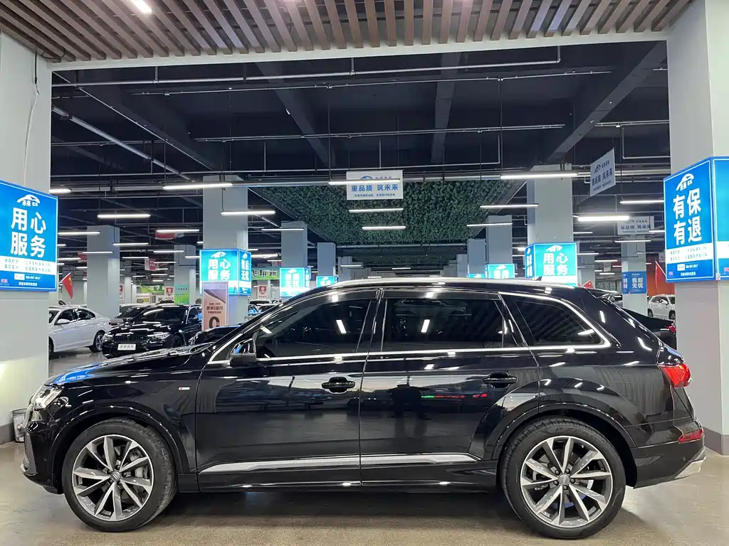 Audi Q7 2021 — фото 17