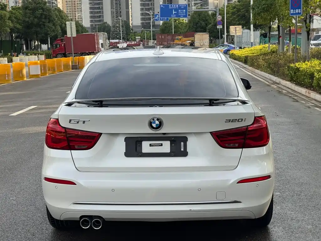 BMW 3 Series GT 2017 — фото 11