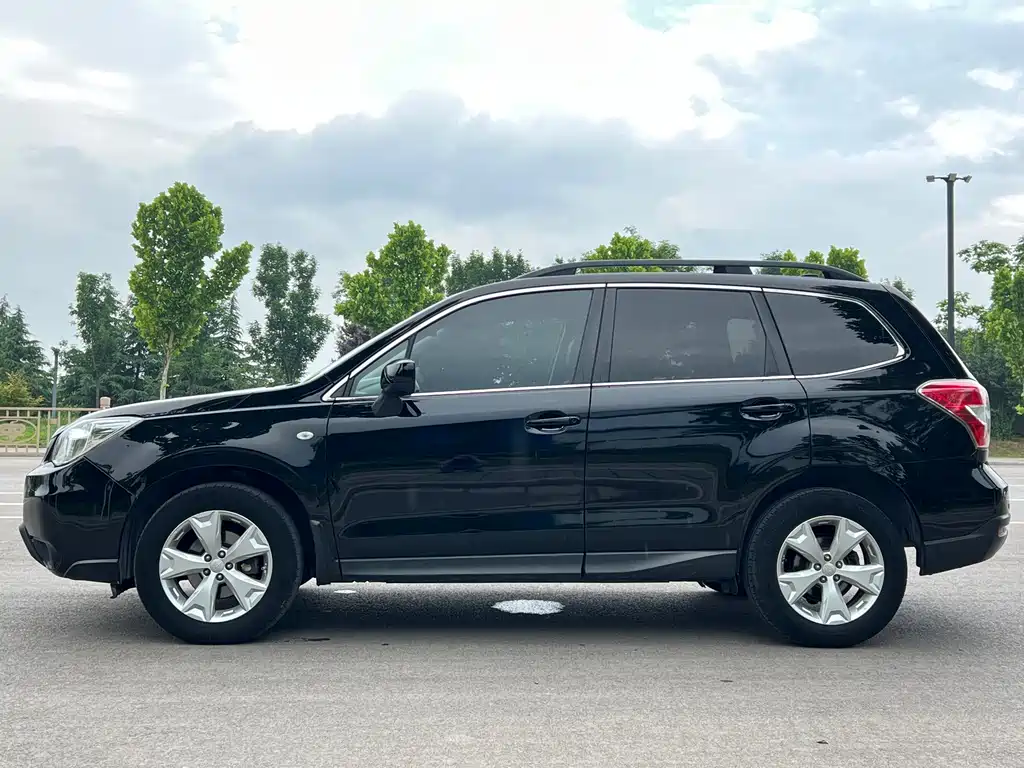Subaru Forester 2014 — фото 4