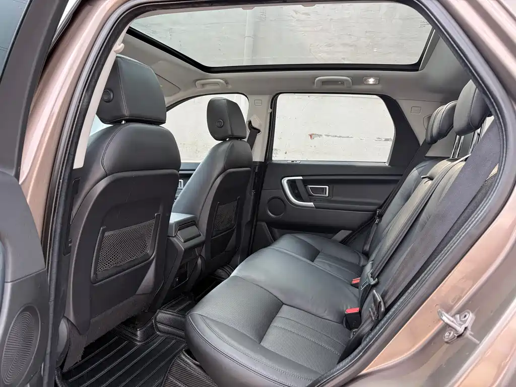 Land Rover Discovery Sport 2017 — фото 11