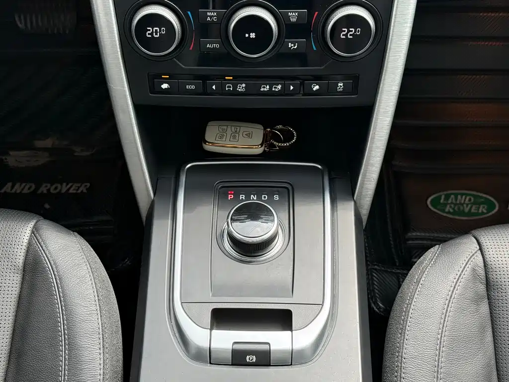 Land Rover Discovery Sport 2017 — фото 16