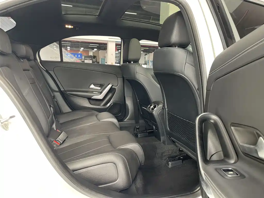 Mercedes-Benz A-Class 2024 — фото 14