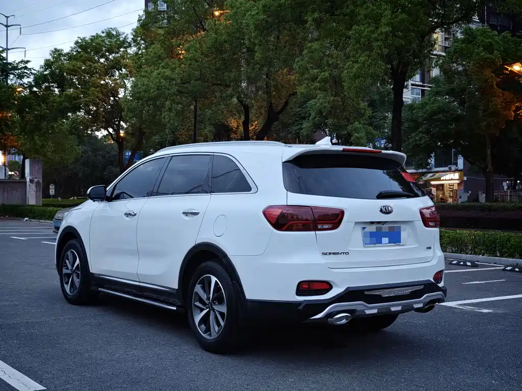 Kia Sorento 2018 — фото 10