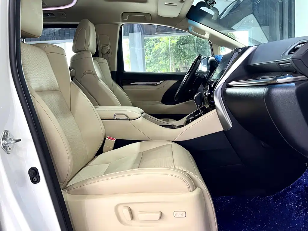 Toyota Alphard 2023 — фото 33