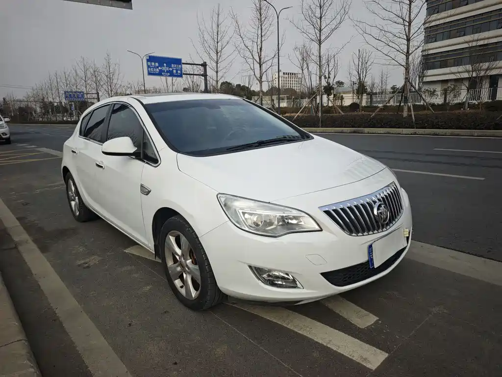 Buick Excelle 2014 — фото 2
