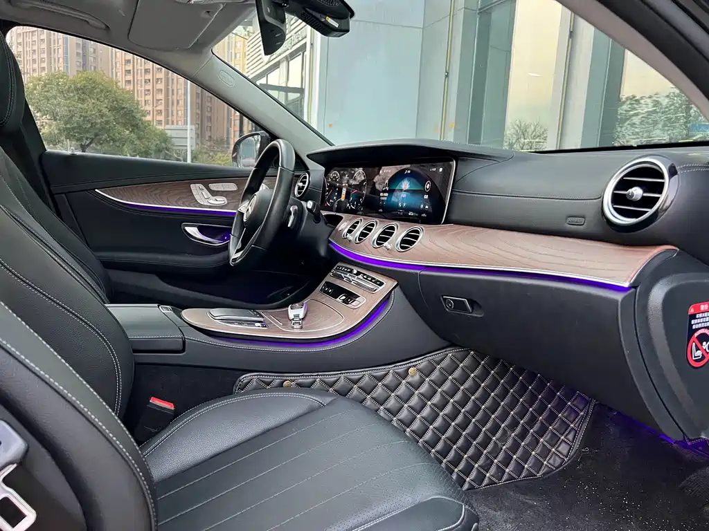 Mercedes-Benz E-Class 2022 — фото 12