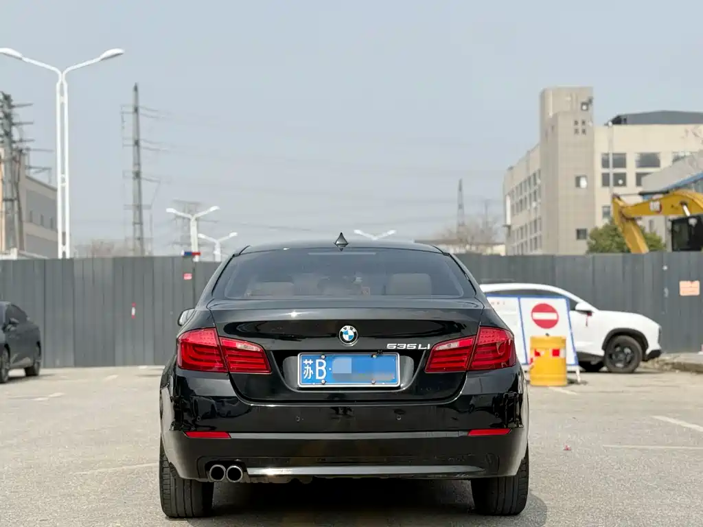 BMW 5 Series 2012 — фото 6