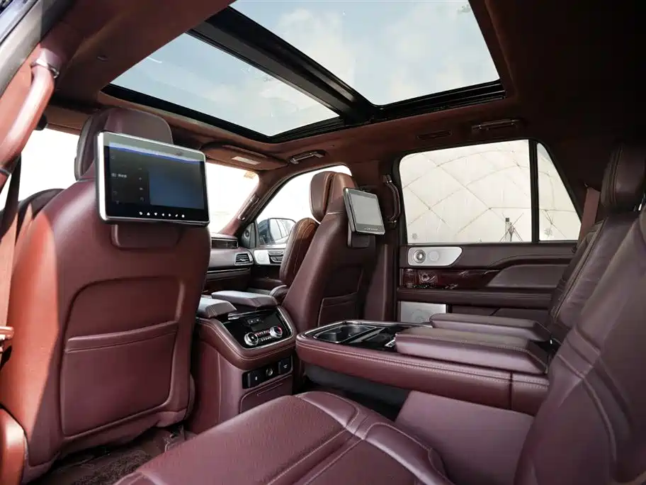 Lincoln Navigator 2019 — фото 10