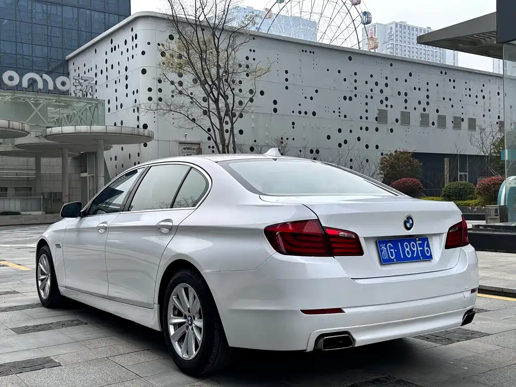 BMW 5 Series 2012 — фото 6