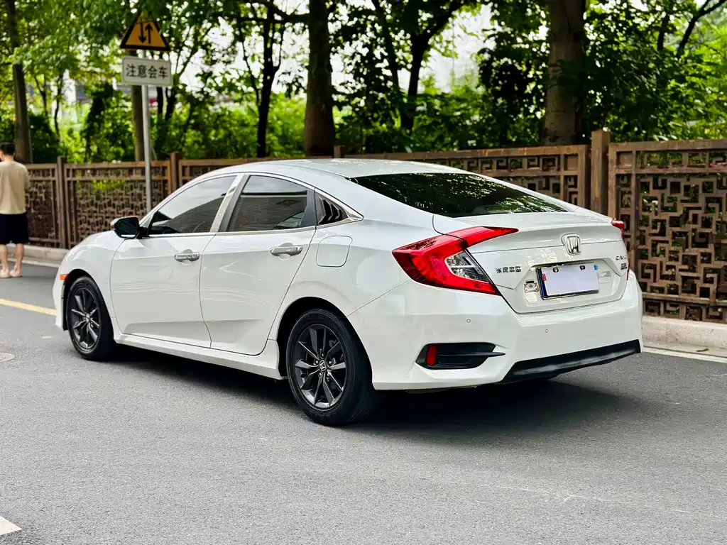 Honda Civic 2019 — фото 4
