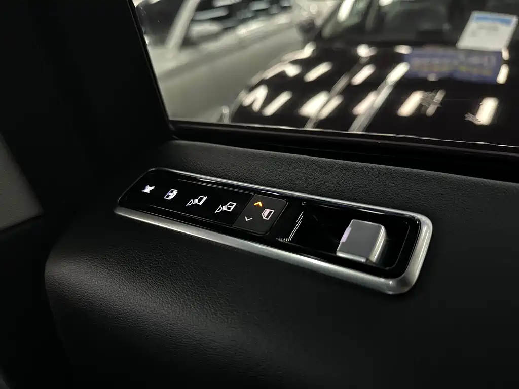 Land Rover Range Rover 2021 — фото 16