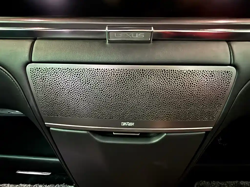 Lexus LM 2020 — фото 7