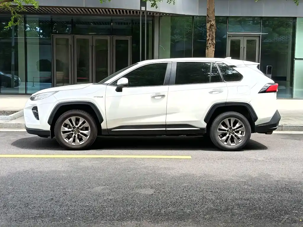Toyota Wildlander 2022 — фото 9