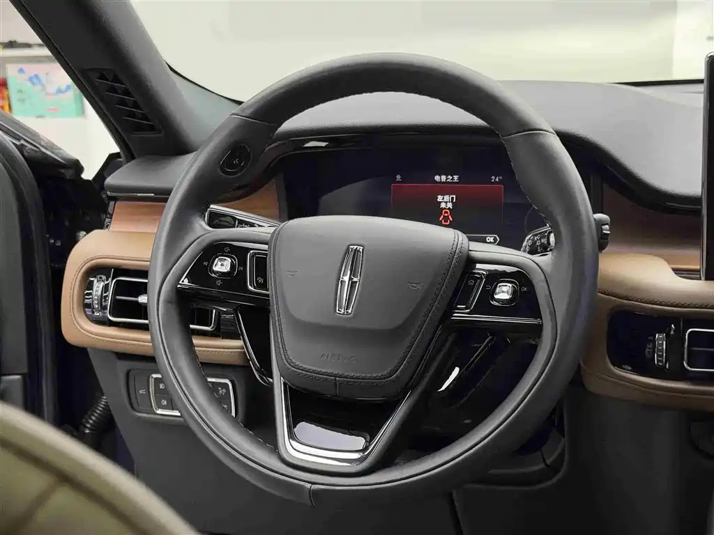 Lincoln Aviator 2023 — фото 12