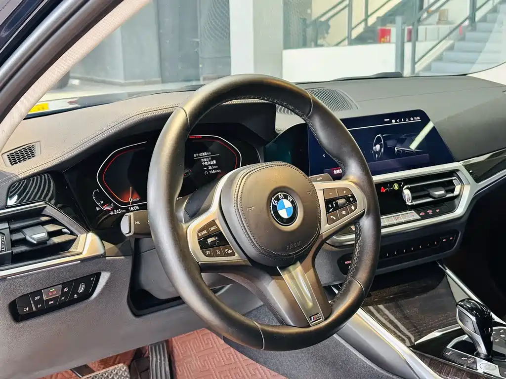 BMW 3 Series 2022 — фото 13