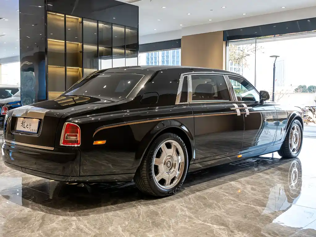 Rolls-Royce Phantom 2015 — фото 2