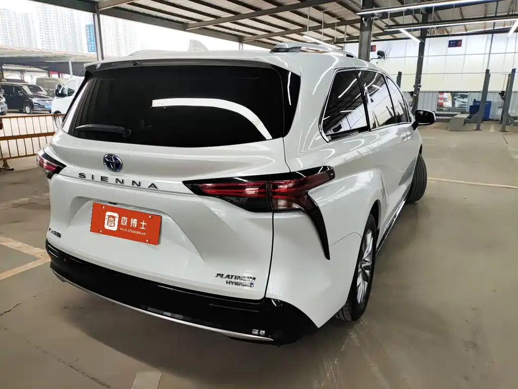 Toyota Sienna 2022 — фото 2