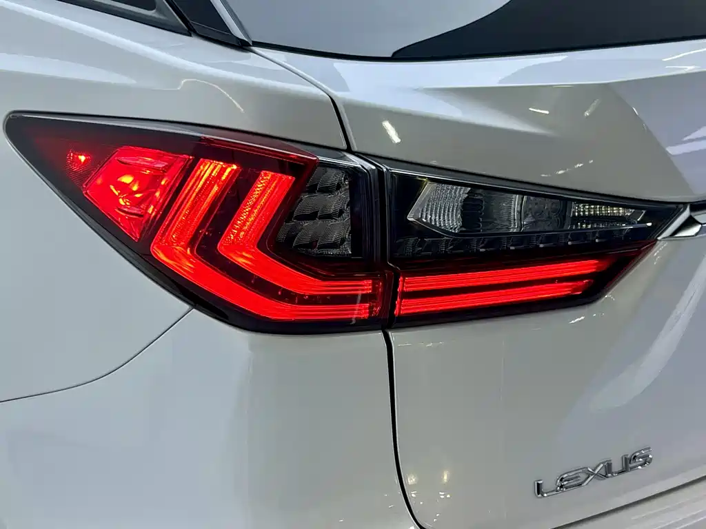 Lexus RX 2017 — фото 10