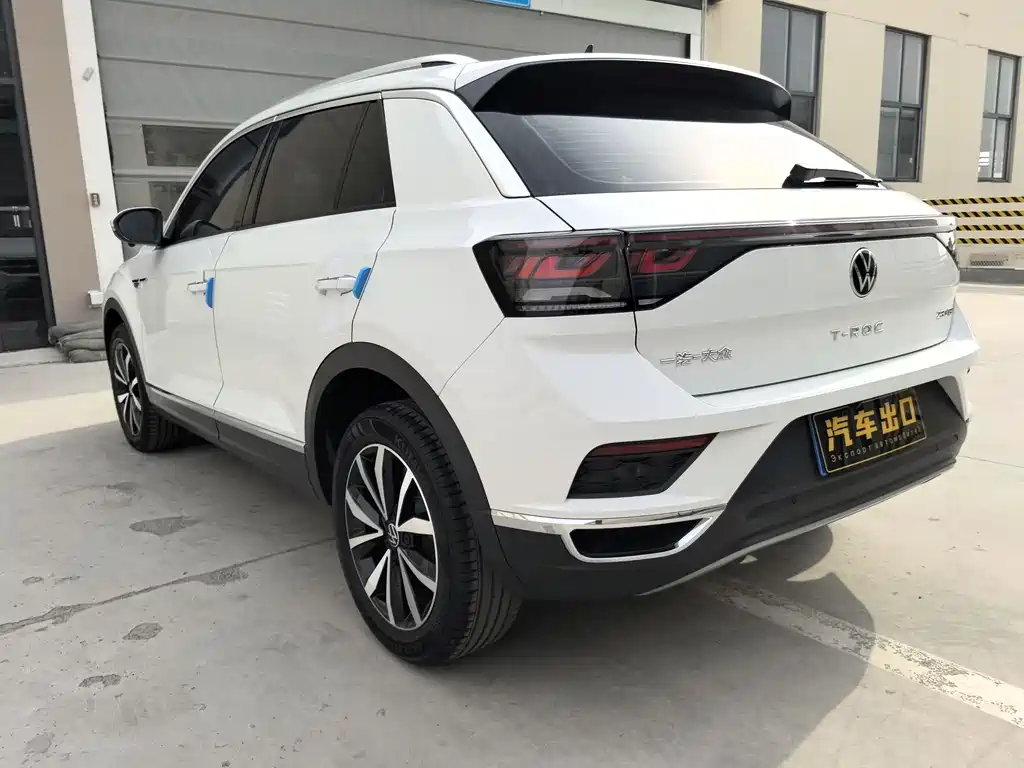 Volkswagen T-Roc 2023 — фото 7