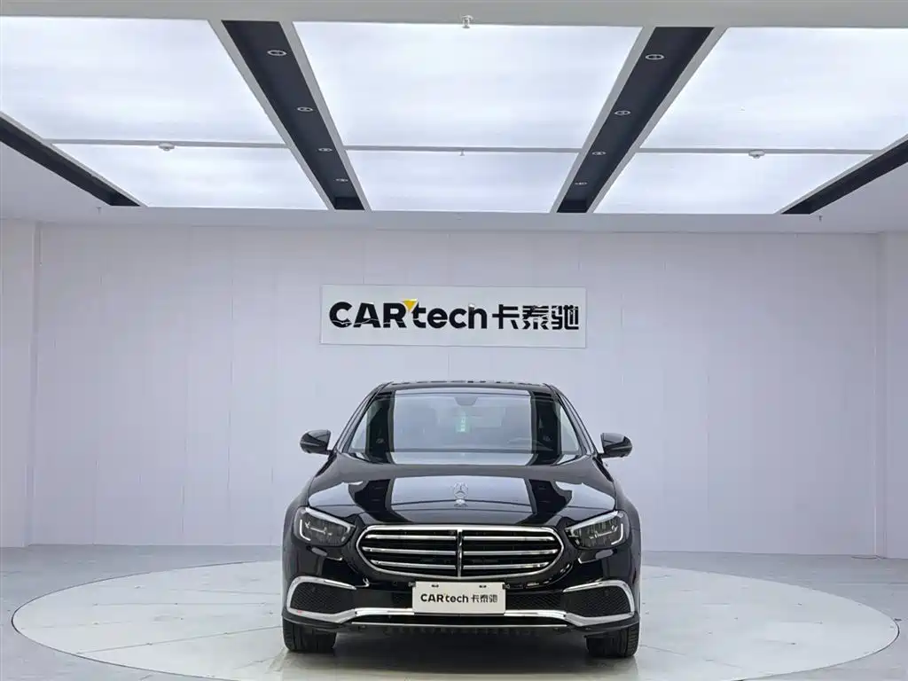 Mercedes-Benz E-Class 2023 — фото 8
