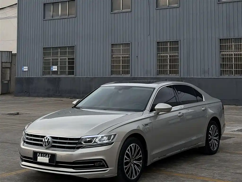 Volkswagen Phideon 2018 — фото 1