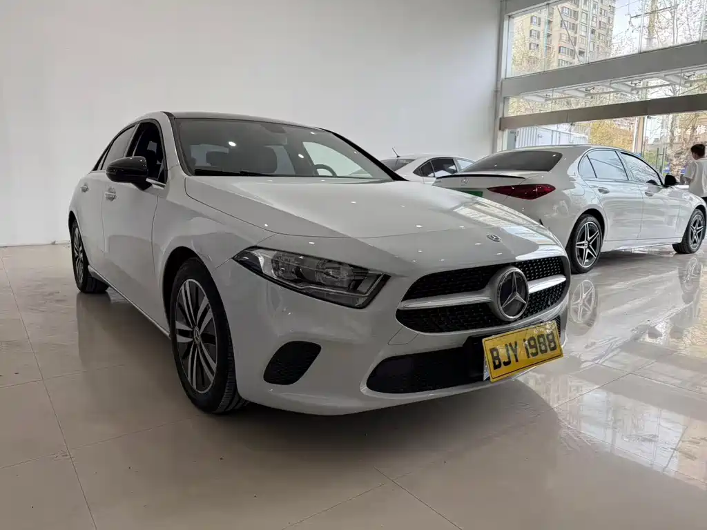 Mercedes-Benz A-Class 2020 — фото 3