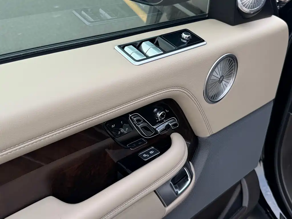 Land Rover Range Rover 2021 — фото 15