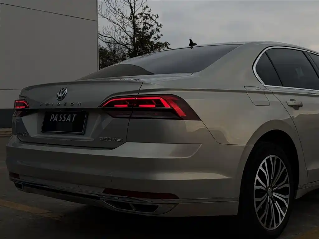 Volkswagen Phideon 2018 — фото 15