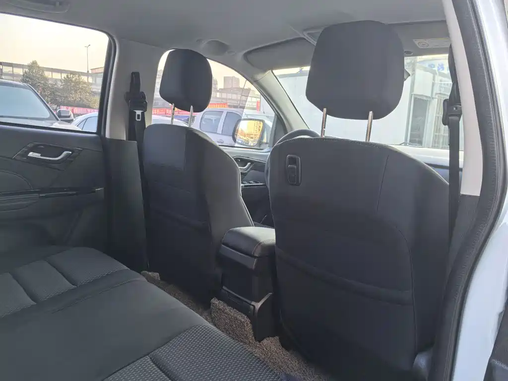 Isuzu D-MAX 2020 — фото 11