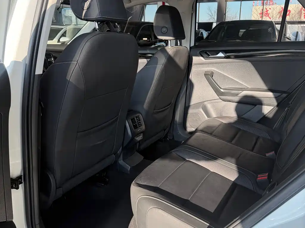 Volkswagen T-Roc 2022 — фото 6
