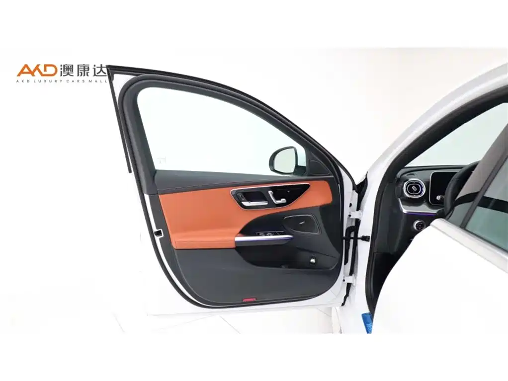 Mercedes-Benz C-Class 2022 — фото 10