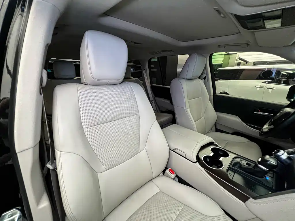 Toyota Land Cruiser 2023 — фото 16