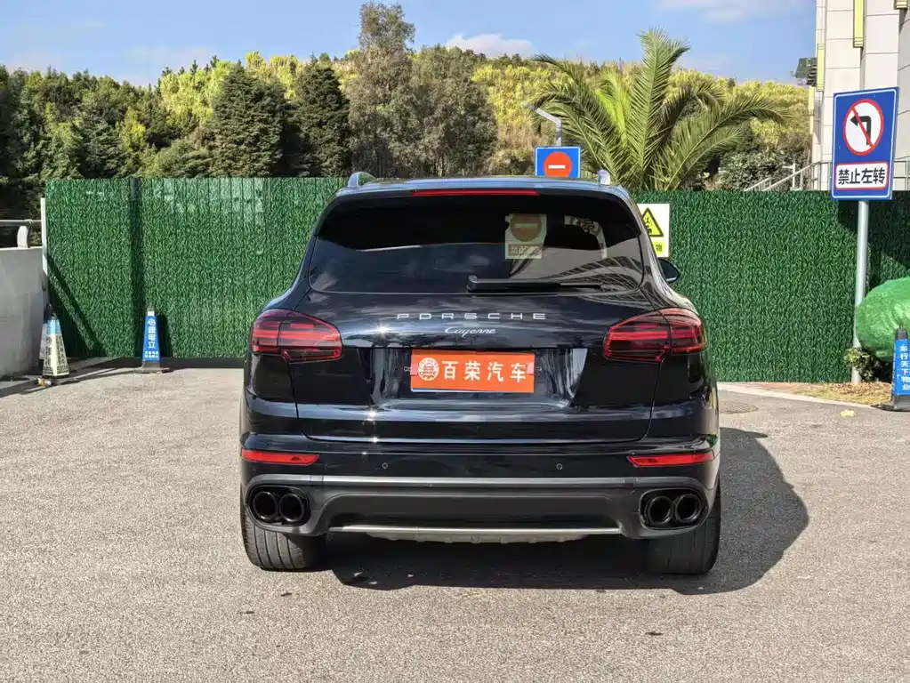 Porsche Cayenne 2017 — фото 18