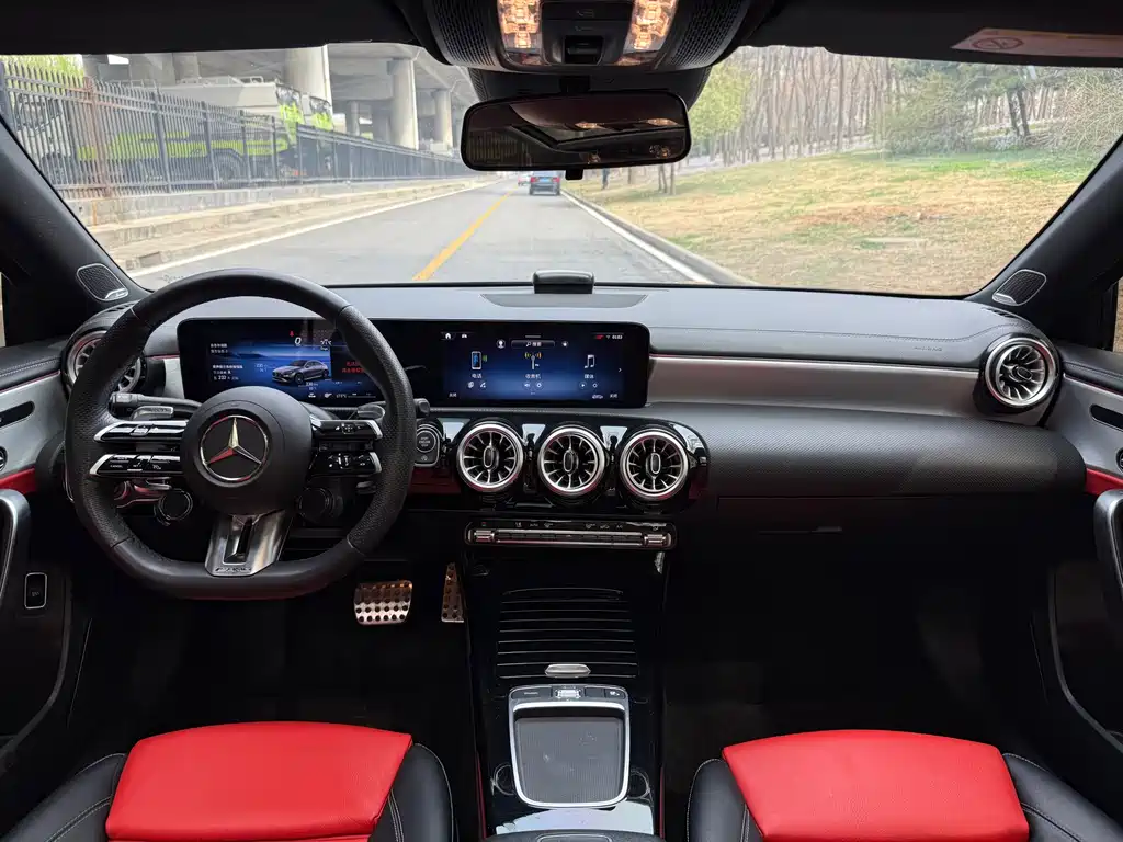 Mercedes-Benz A-Class AMG 2025 — фото 7