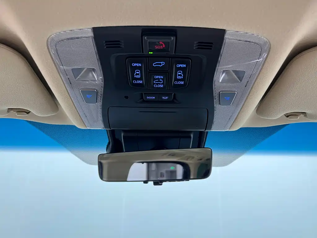 Toyota Vellfire 2022 — фото 31
