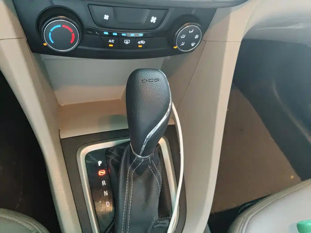 Buick Excelle 2018 — фото 15
